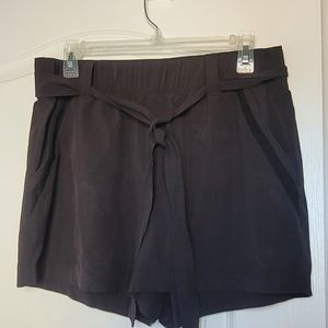 Eddie Bauer tie front shorts